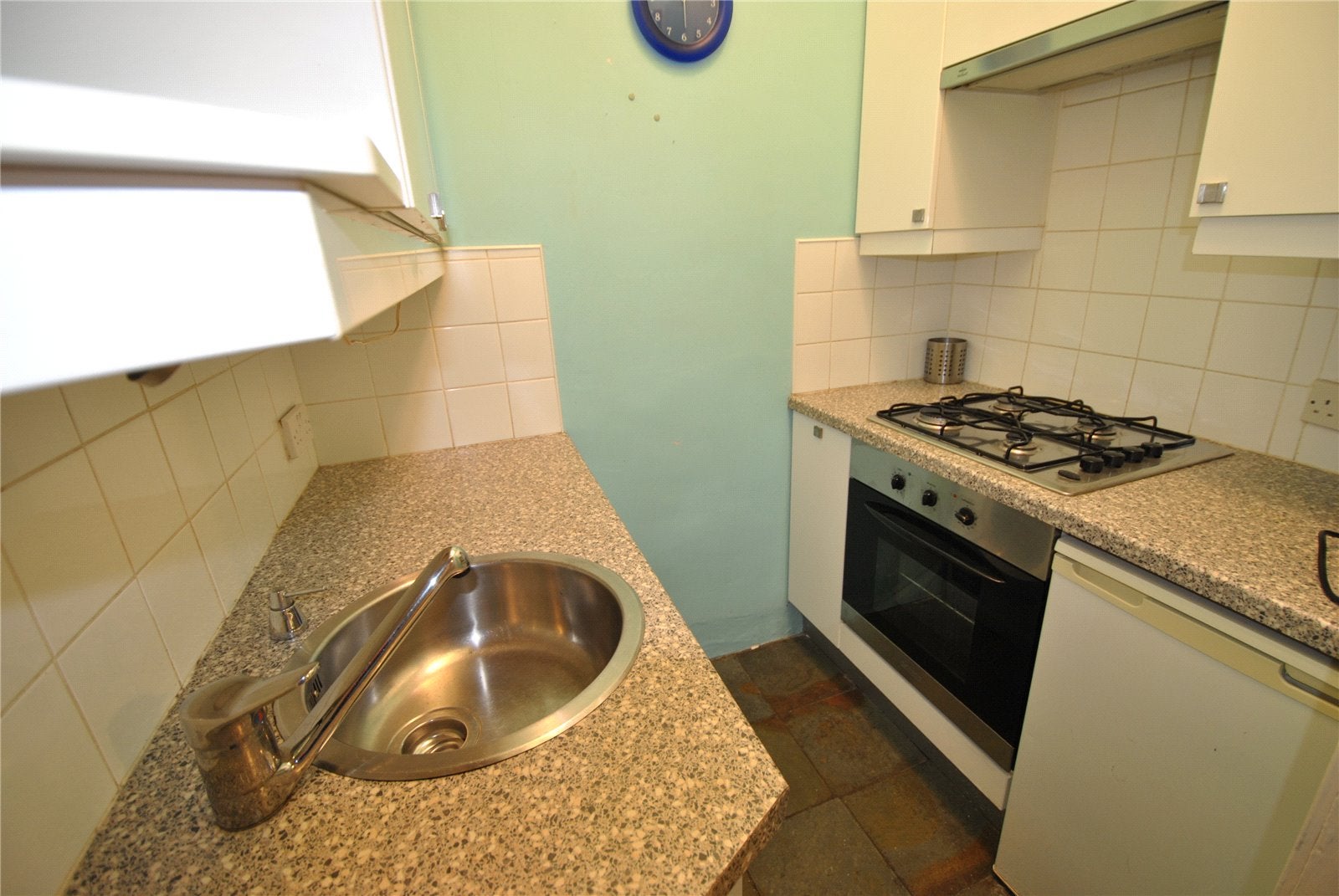 Flat Stewart Terrace in City of Edinburgh
