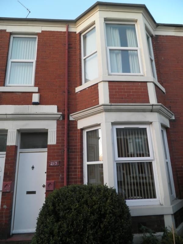 Flat Warton Terrace in Newcastle upon Tyne