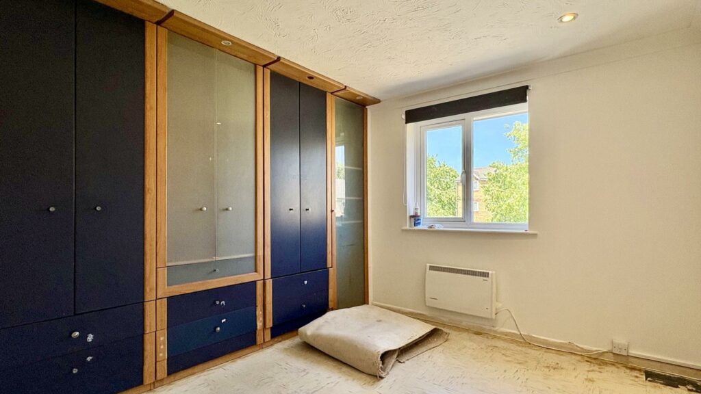 Flat Redford Close in Greater London