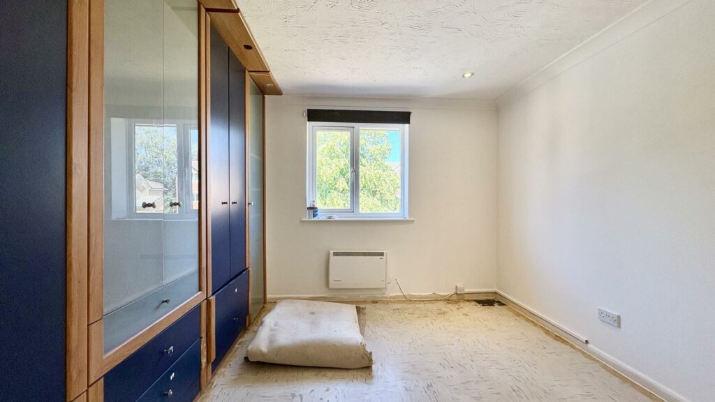 Flat Redford Close in Greater London