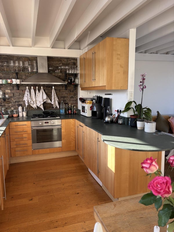 Flat Holmead Road in Greater London