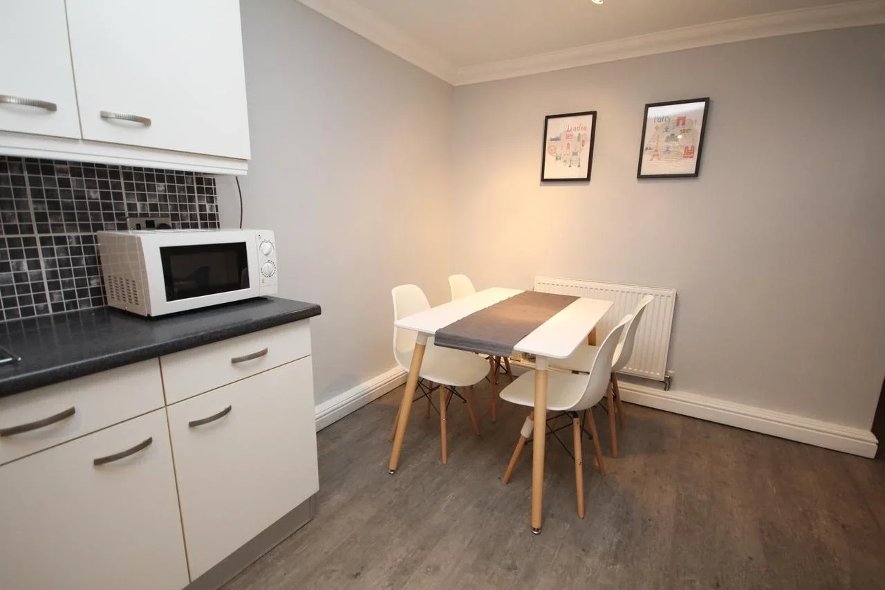 Flat Clarendon Square in Royal Leamington Spa