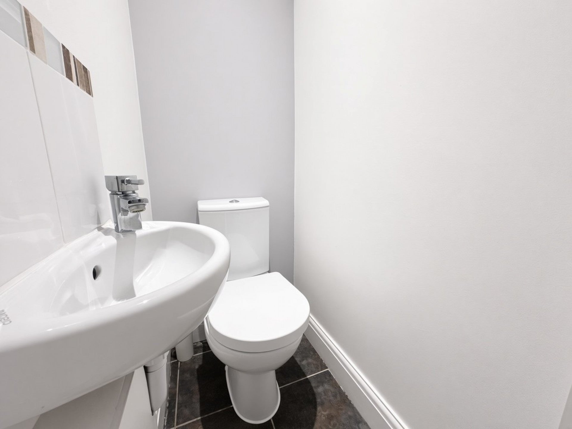 Room Sidney Road in Borough of Spelthorne