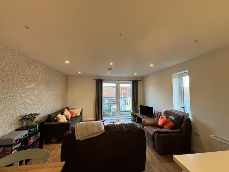 Room Hainault Road in Greater London
