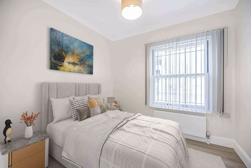 Flat Rainhill Way in Greater London