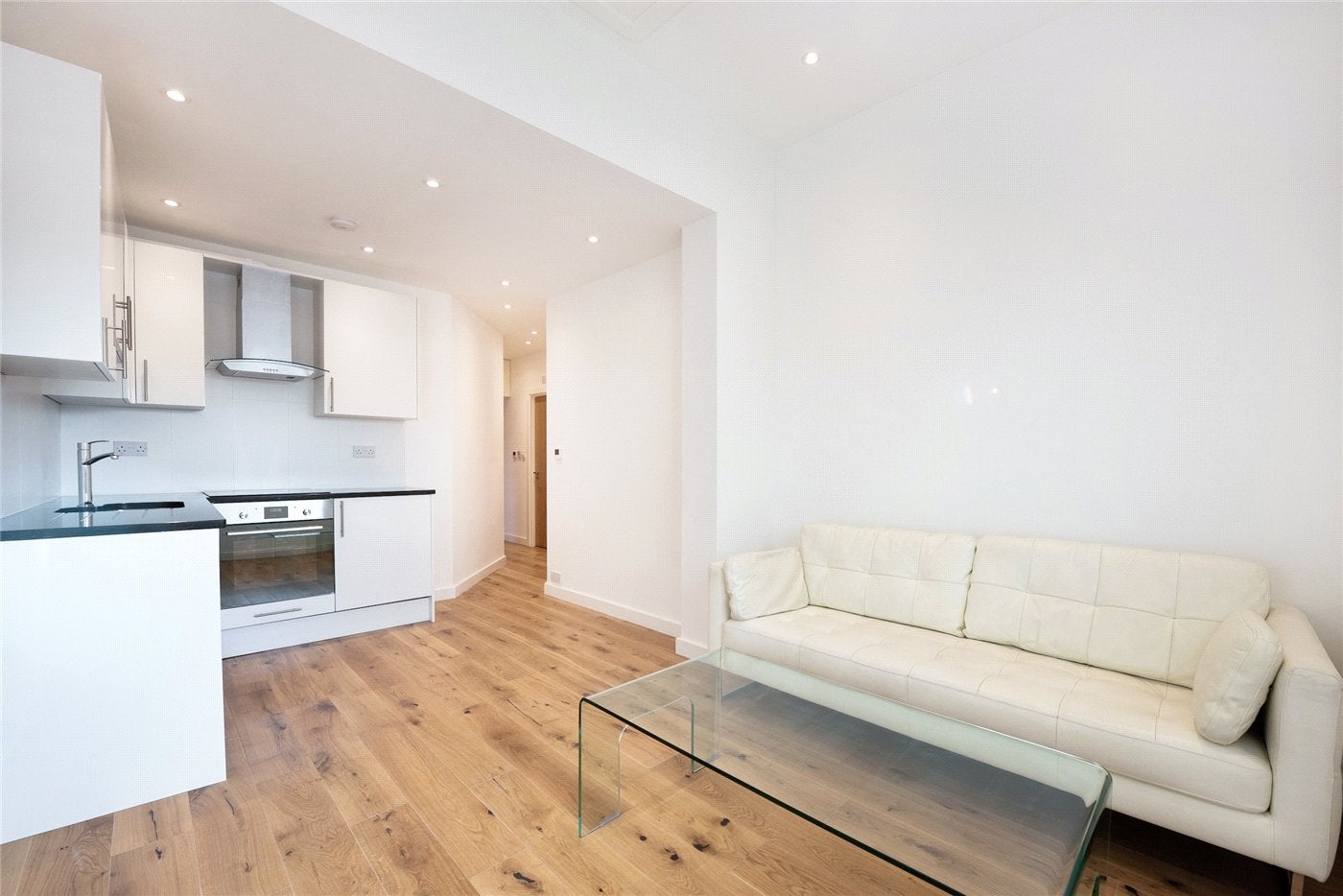 Flat Riffel Road in Greater London