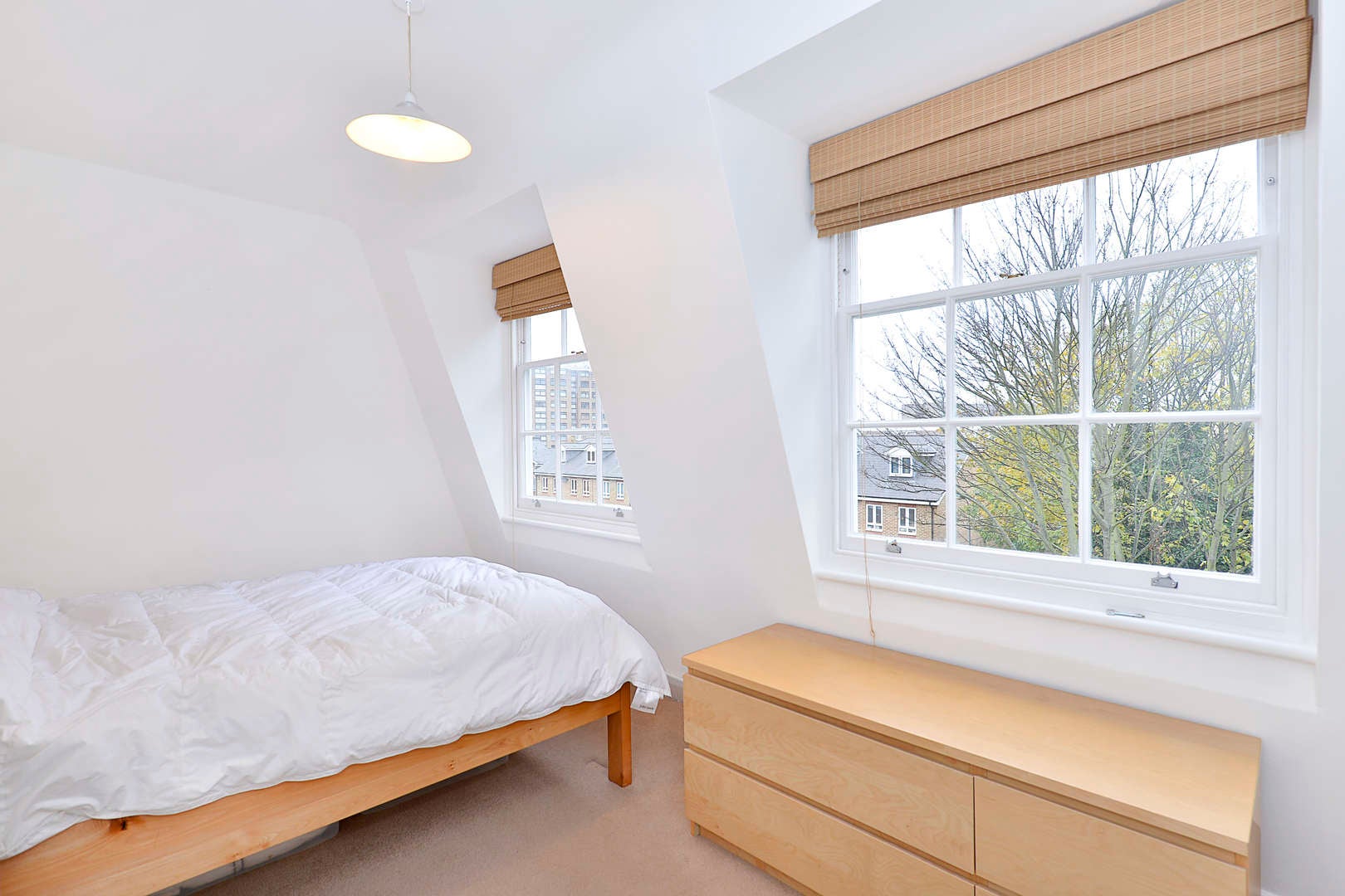 Flat Lillie Road in Greater London