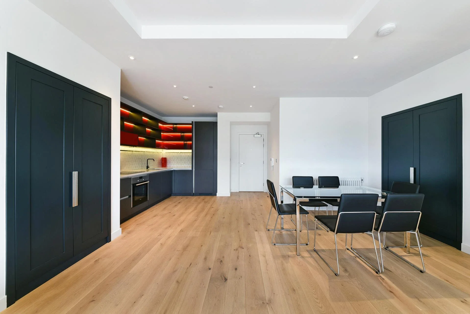 Flat Lyell Street in Greater London