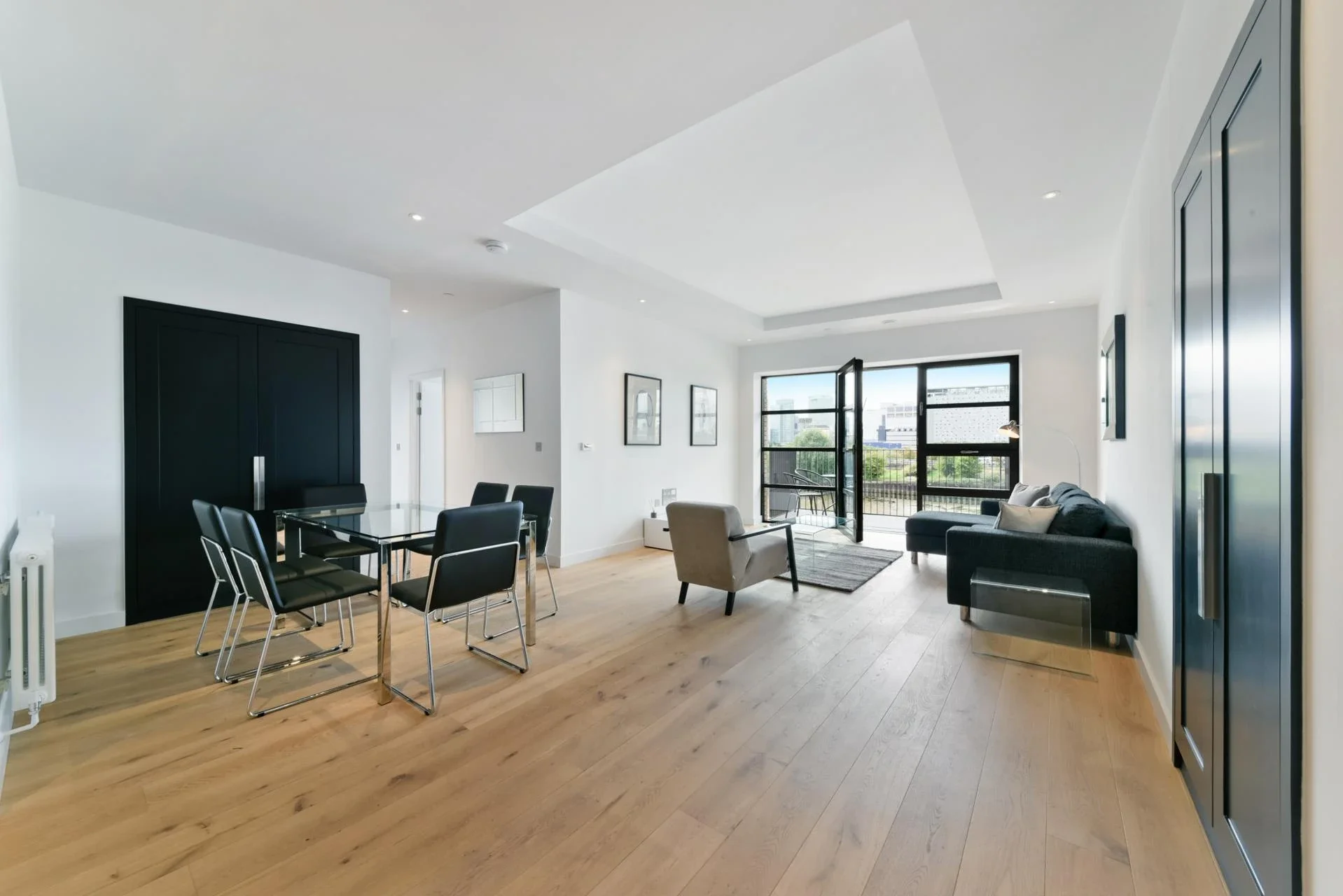 Flat Lyell Street in Greater London