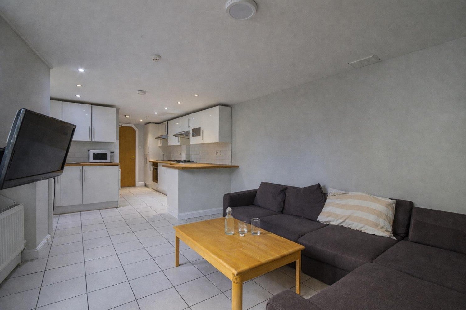 Flat Merthyr Street in Cardiff