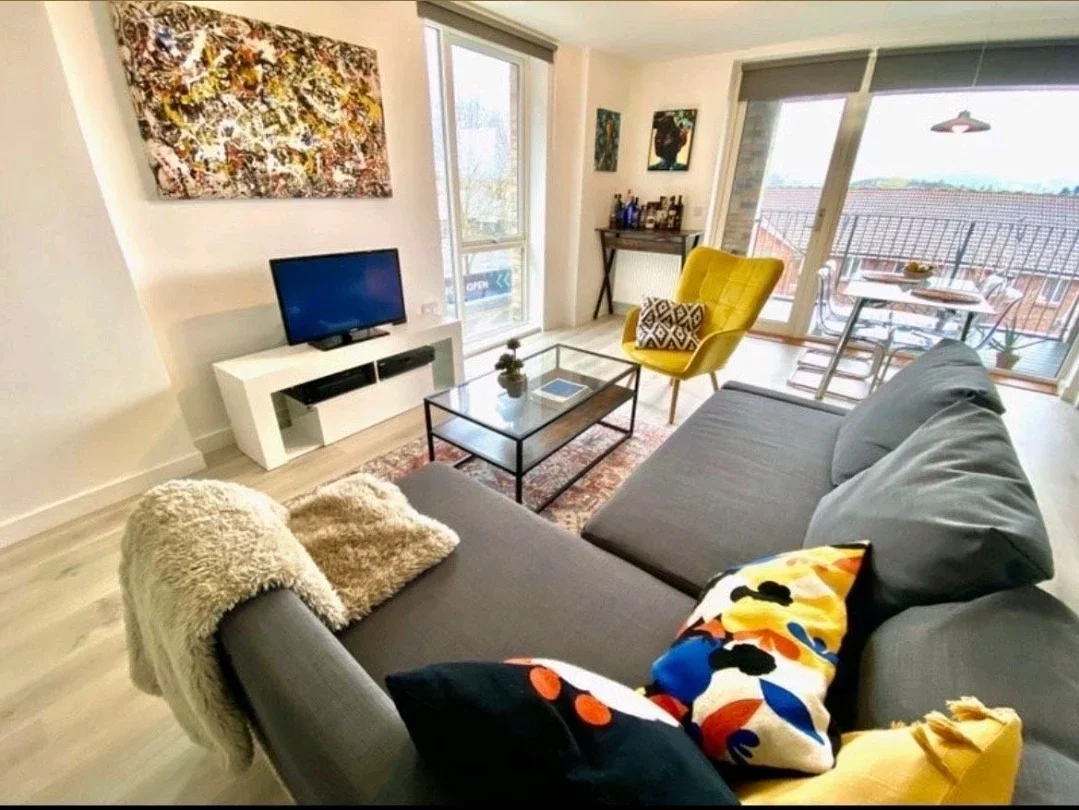 Room Mahindra Way in Greater London