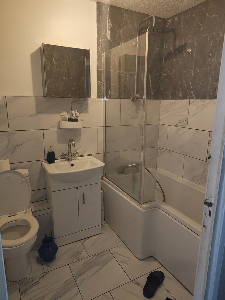 Flat Marine Court in Purfleet-on-Thames