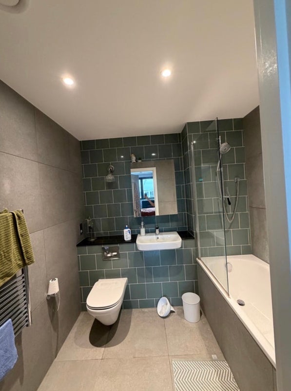 Room Wellers Way in Greater London