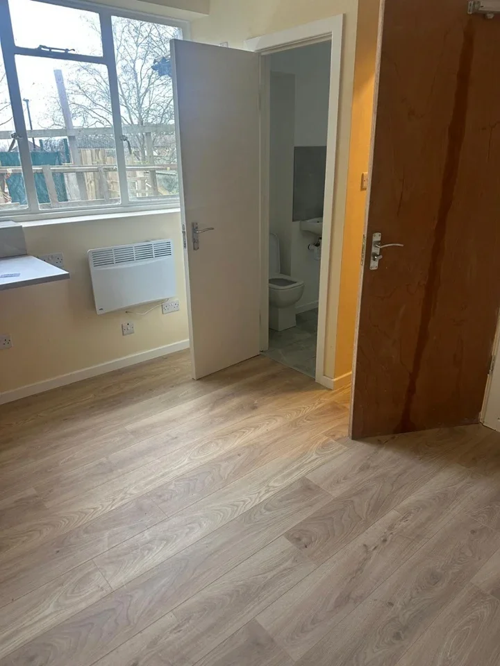 Flat Frances Street in Greater London