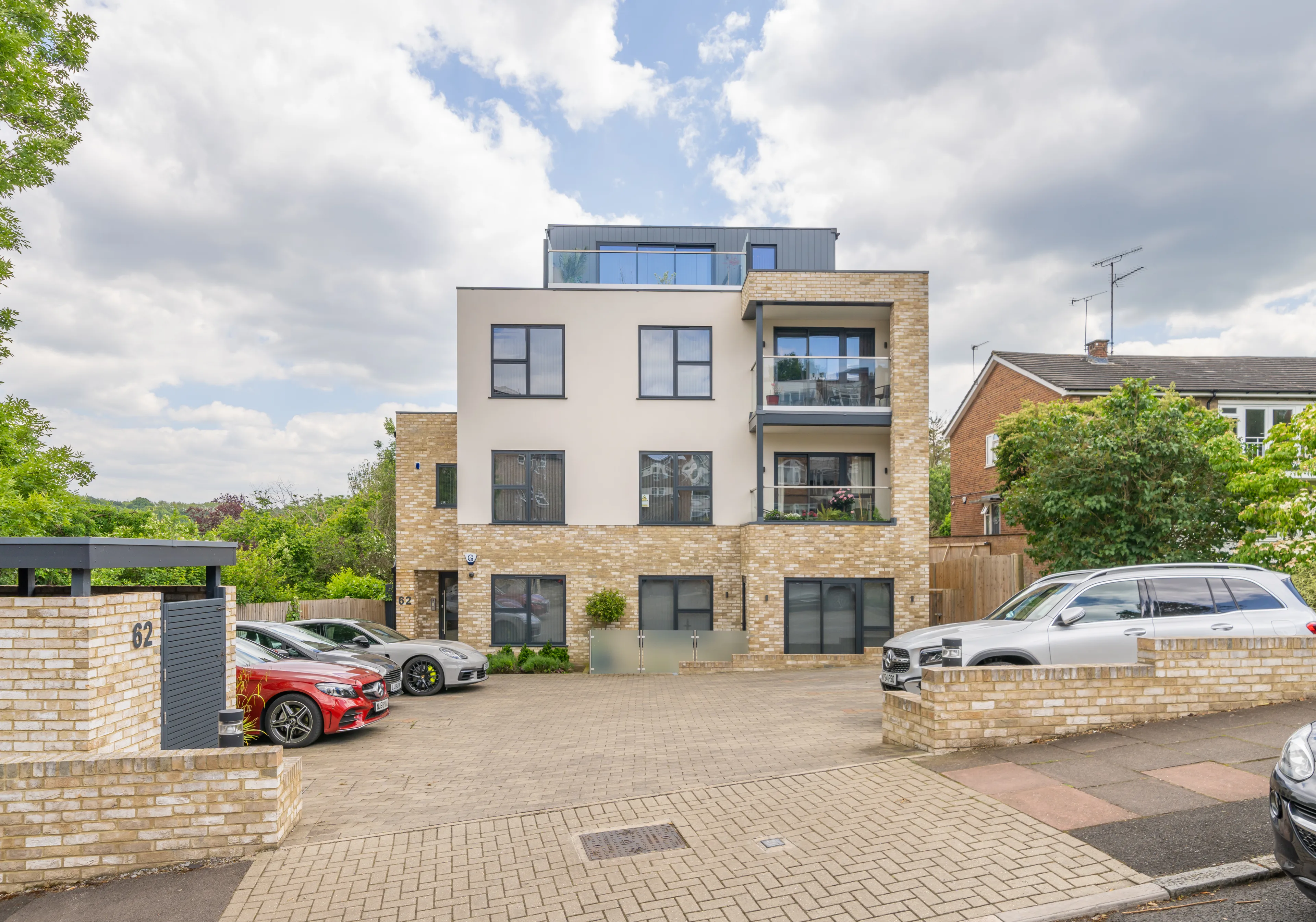 Flat Park Hill Road in Greater London