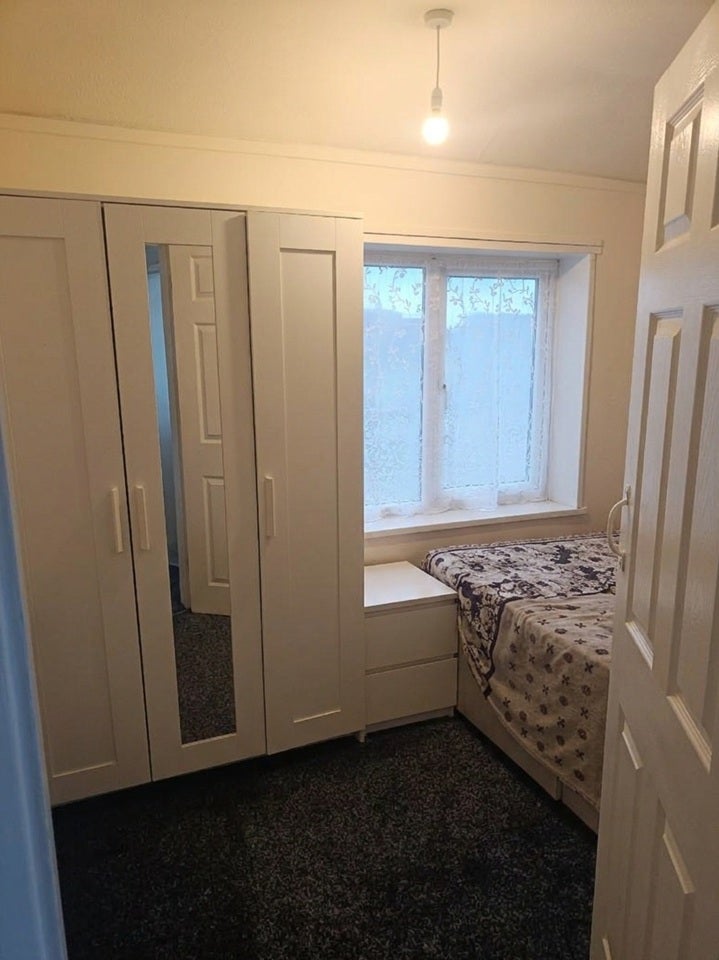 Room Berwick Avenue in Greater London