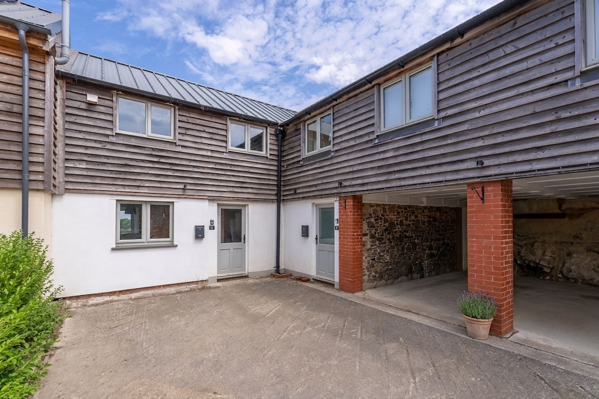 House Tremletts Yard in Clyst St George