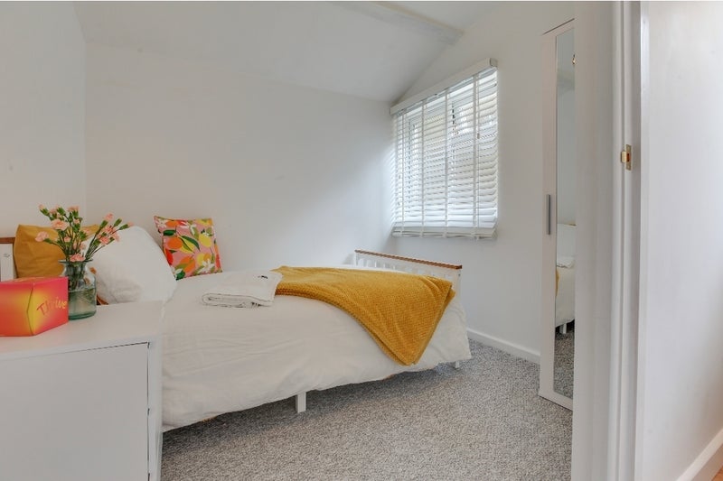 Room Dunmow Road in East Hertfordshire