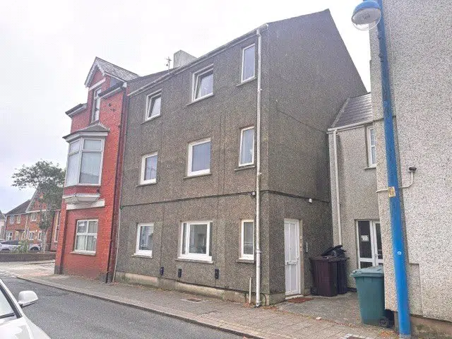 Flat Queen Street in Pembroke Dock