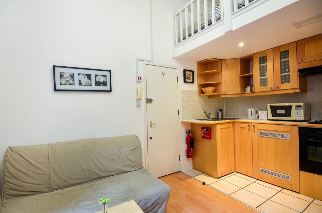 Flat Claverton Street in City of Westminster