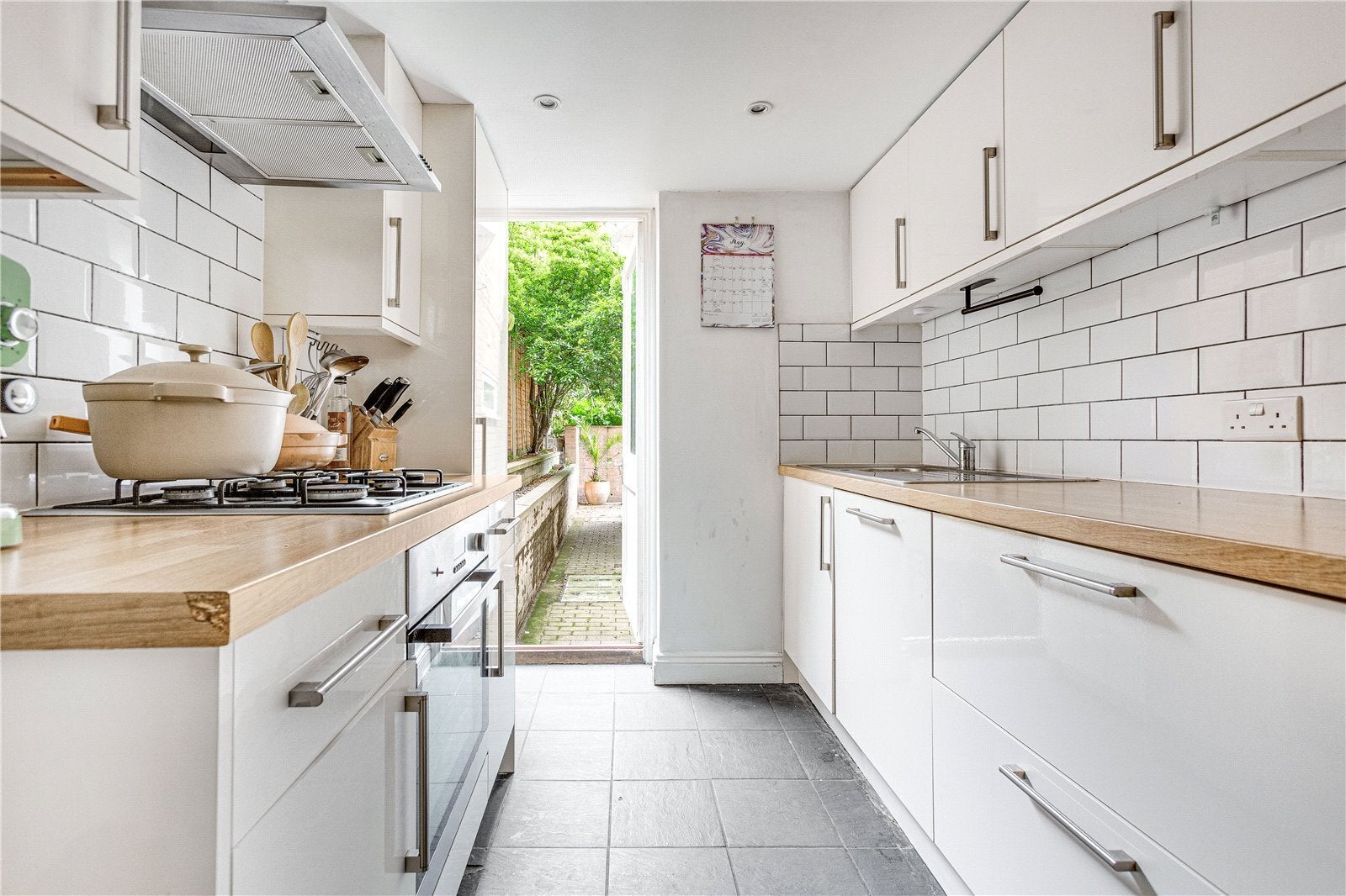 Flat Altenburg Gardens in Greater London