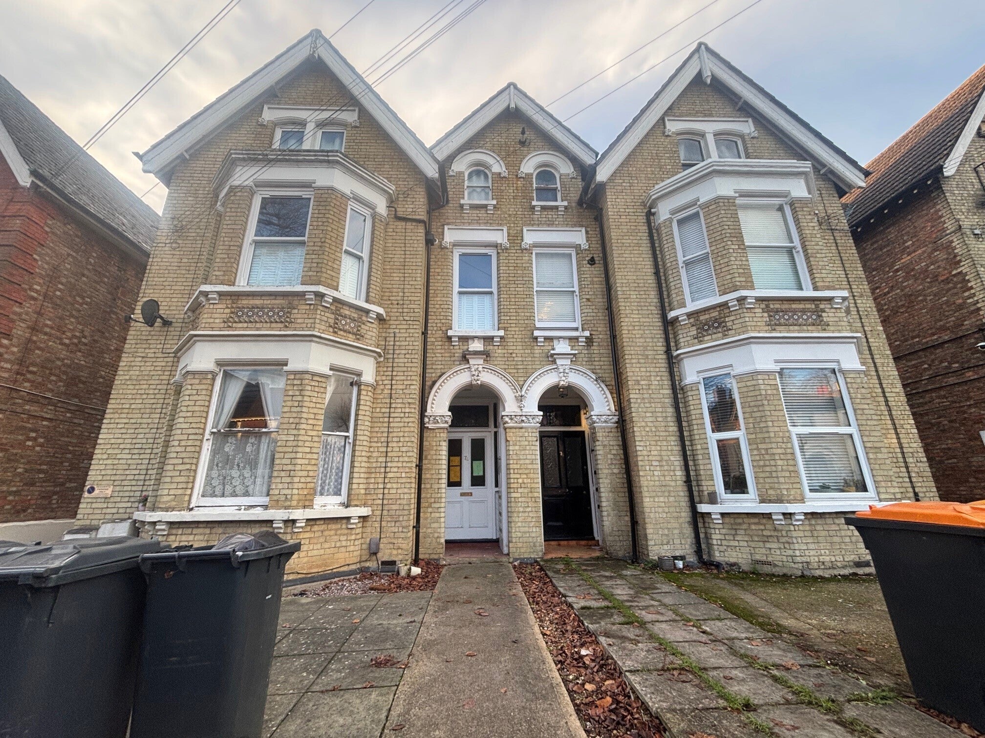 Flat Chaucer Road in Bedford