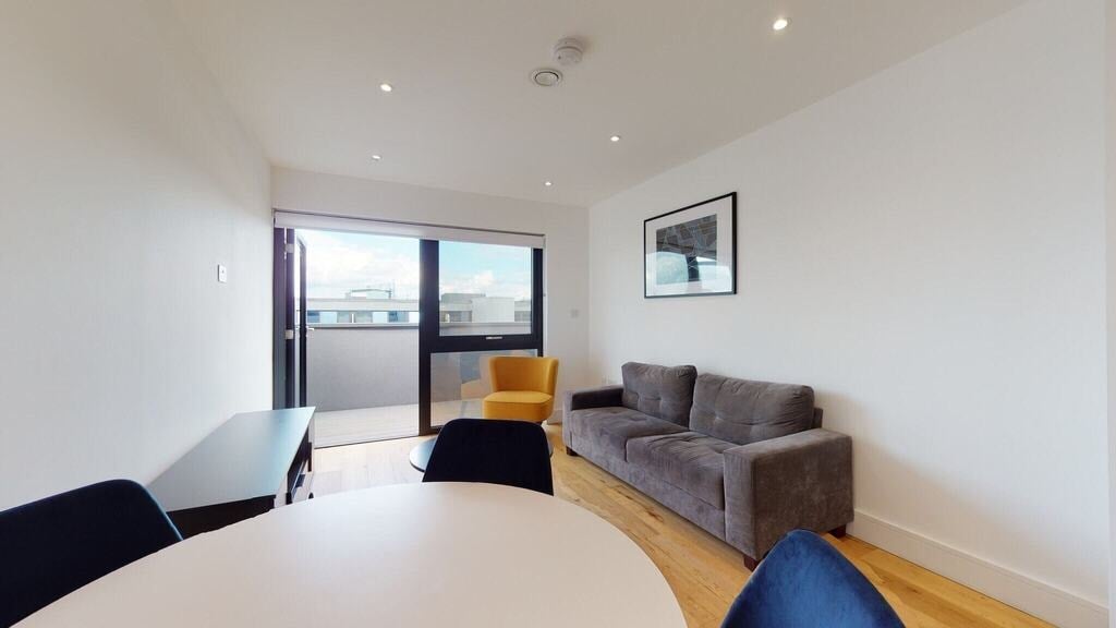 Flat Great West Road in Greater London