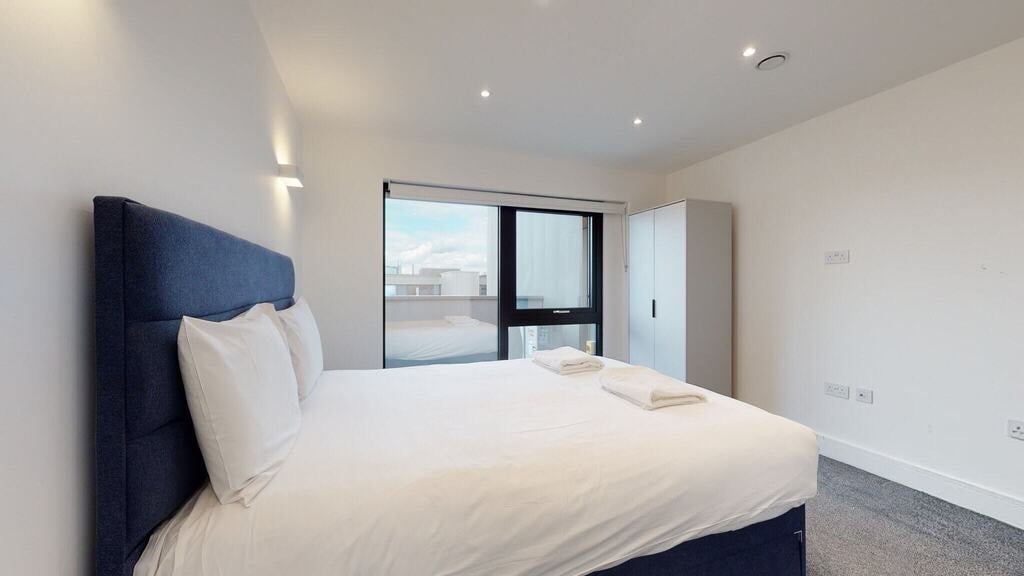 Flat Great West Road in Greater London