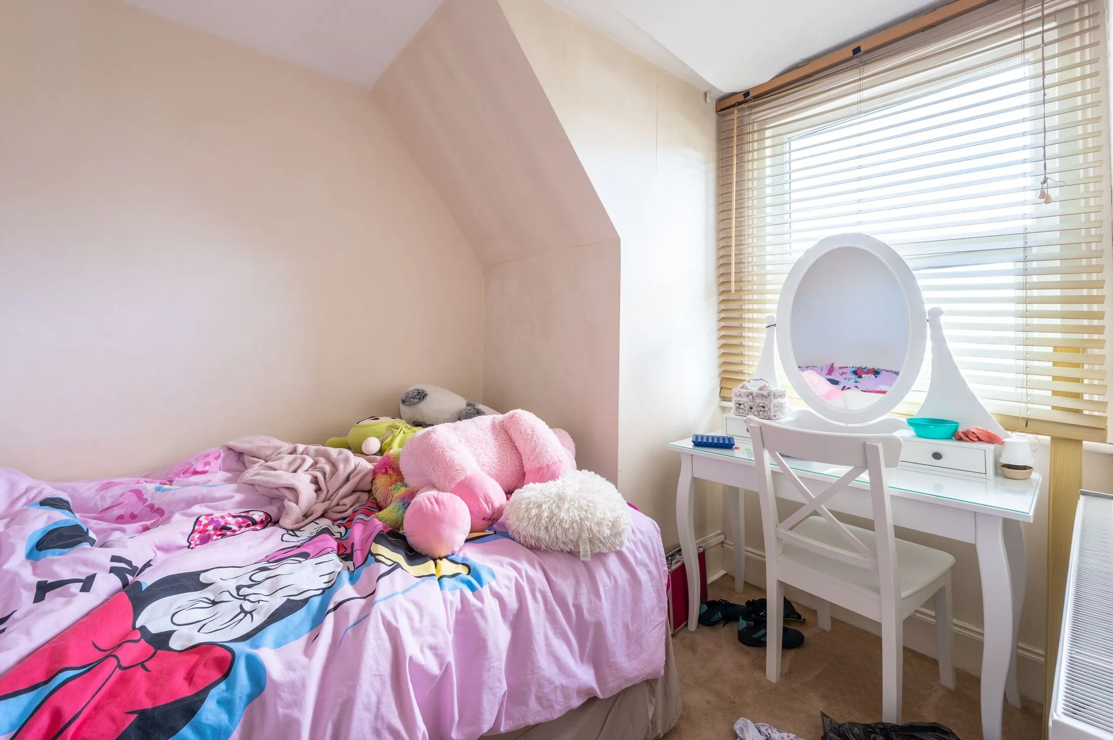 Flat Estreham Road in Greater London