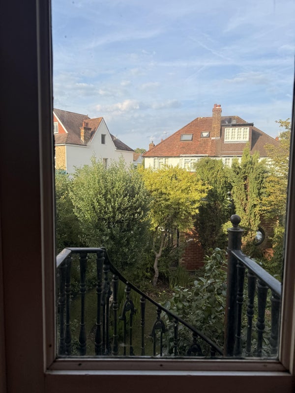 Room Fairlawn Road in Greater London
