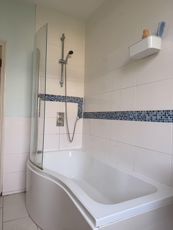 Room Fairlawn Road in Greater London