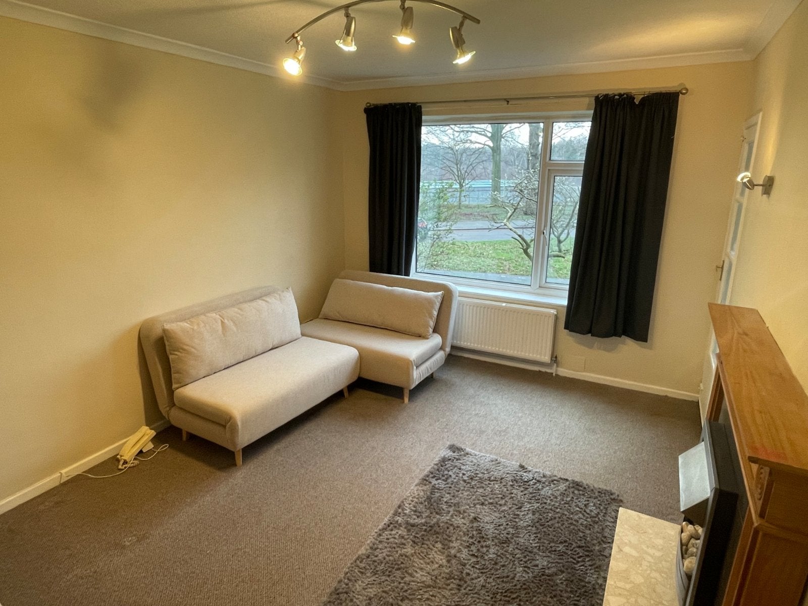 Flat Leafield Close in Leeds