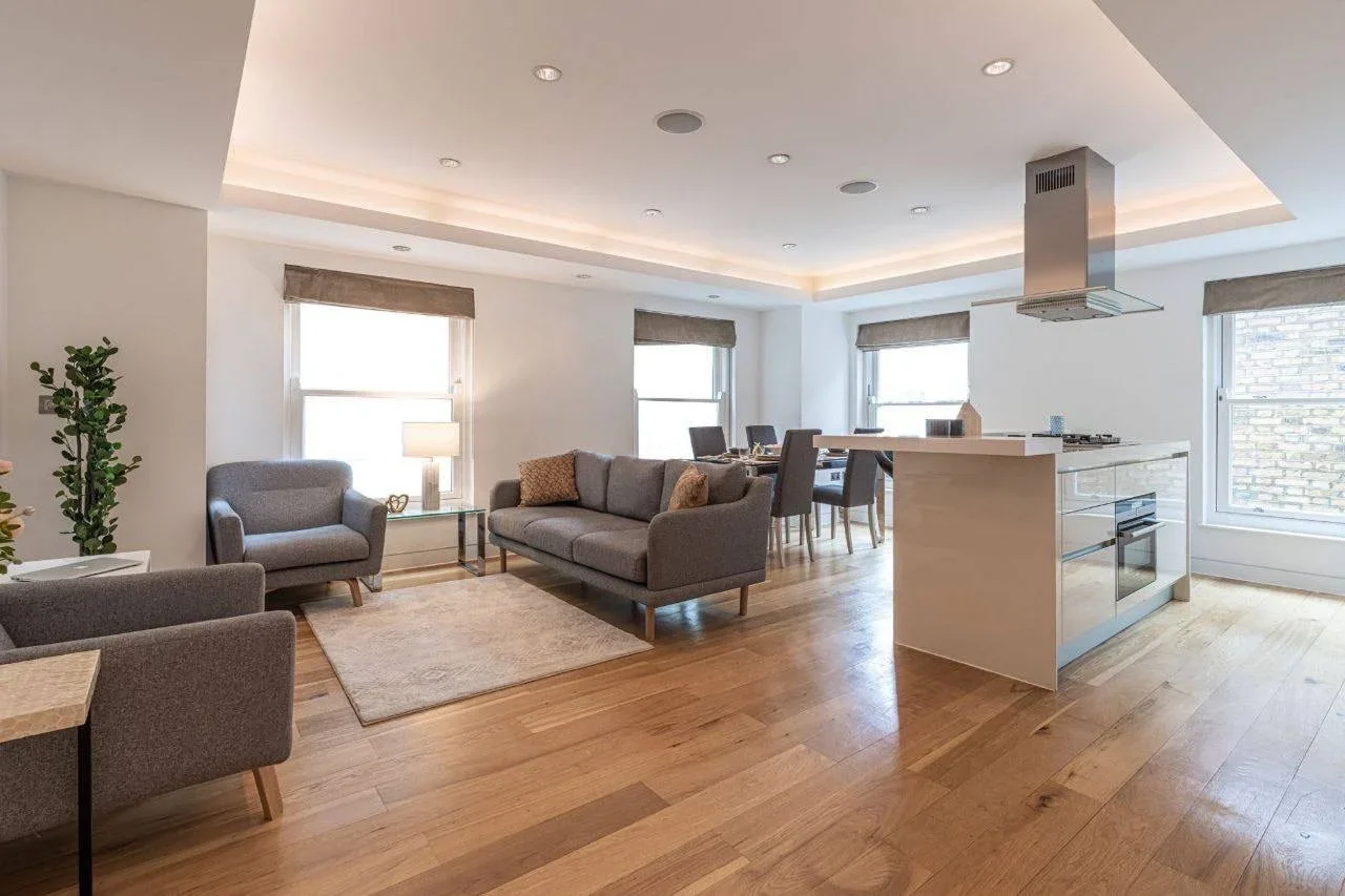 Flat Caxton Street North in Greater London
