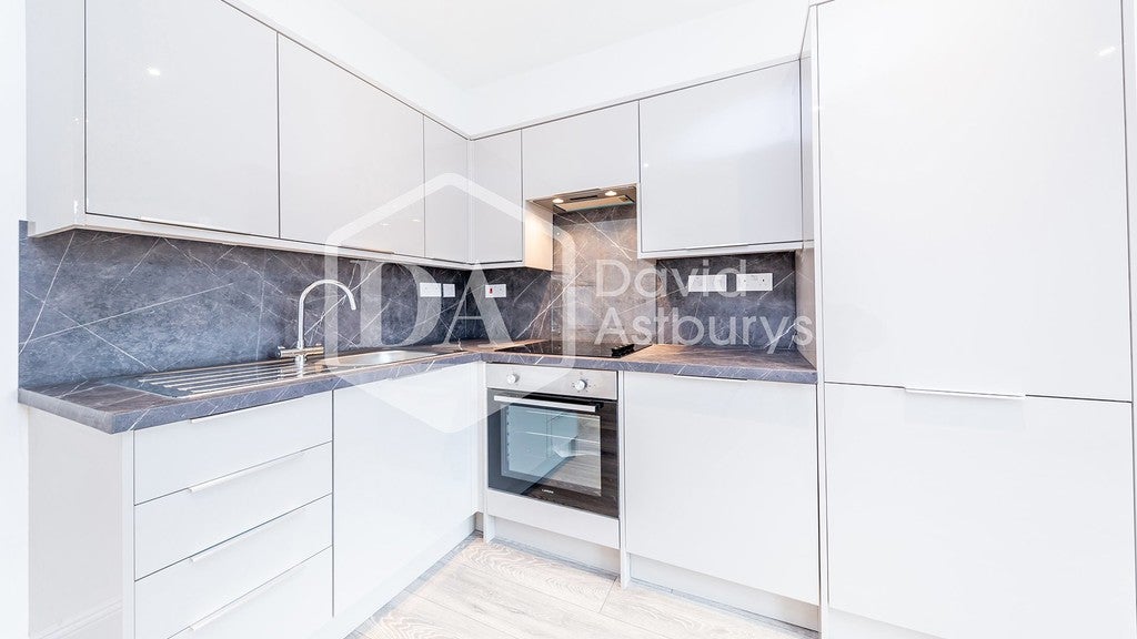 Flat Crouch Hill in Greater London