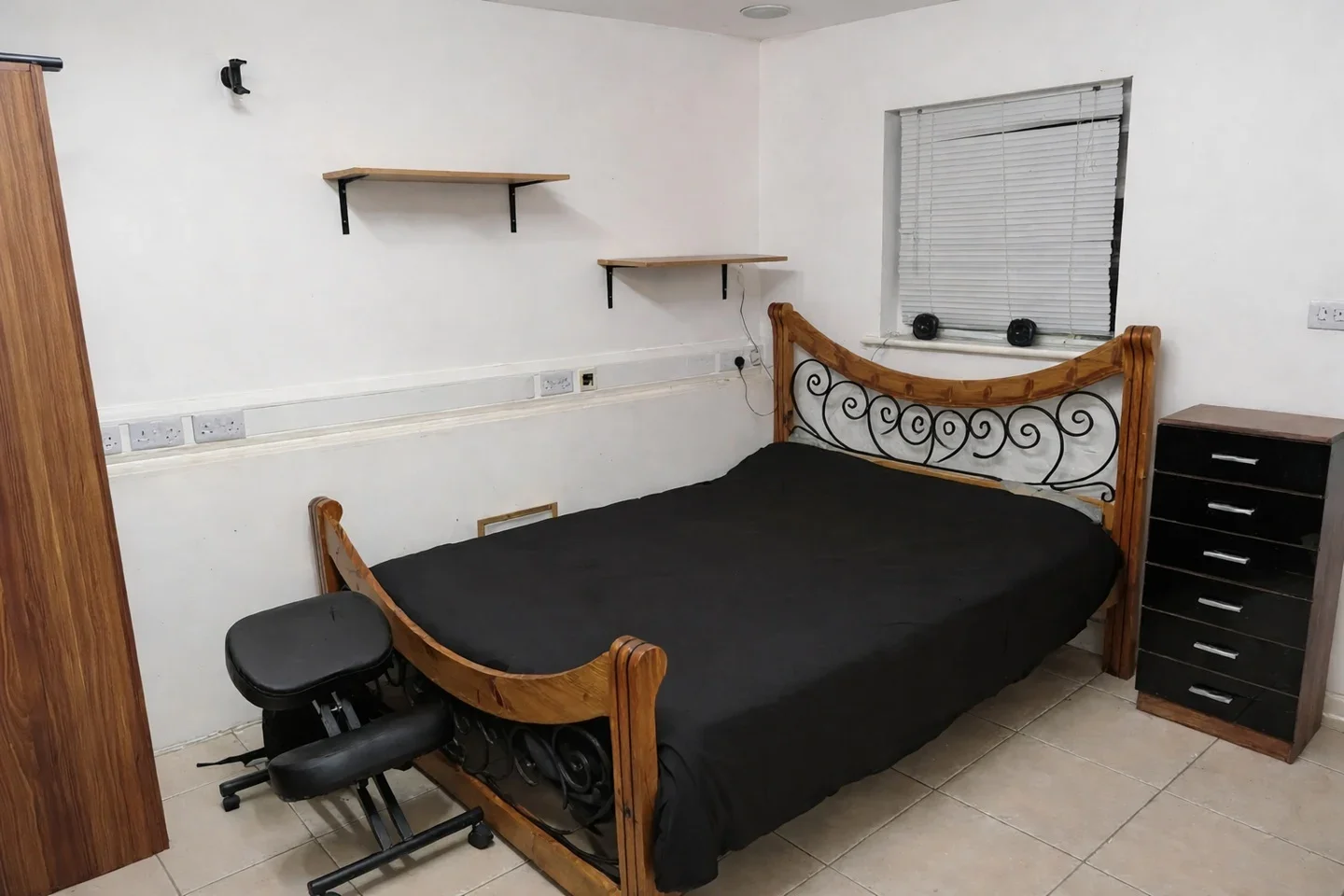 Room Talgarth Walk in Greater London