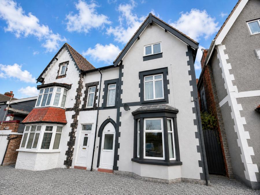 Flat Sandon Road in Birmingham