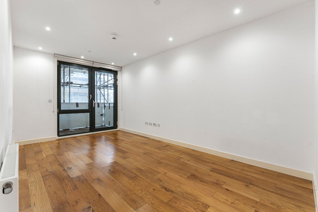 Flat Palmers Road in Greater London