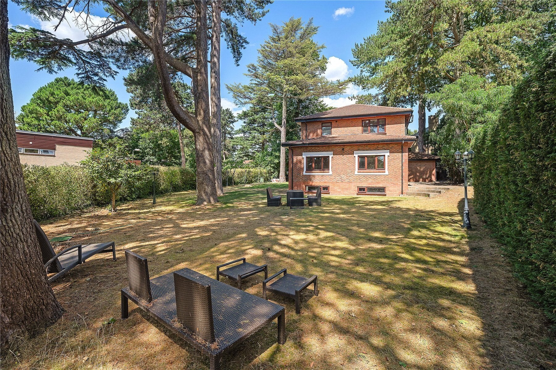 House Ballard Close in Greater London