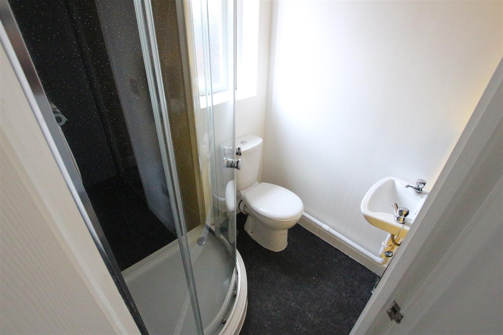 Room Towcester Road in Far Cotton