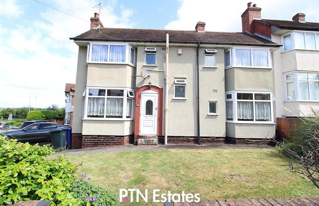 House Hilderic Crescent in Brierley Hill