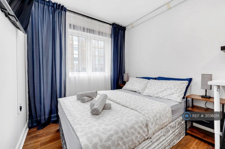 Room South Road in Greater London