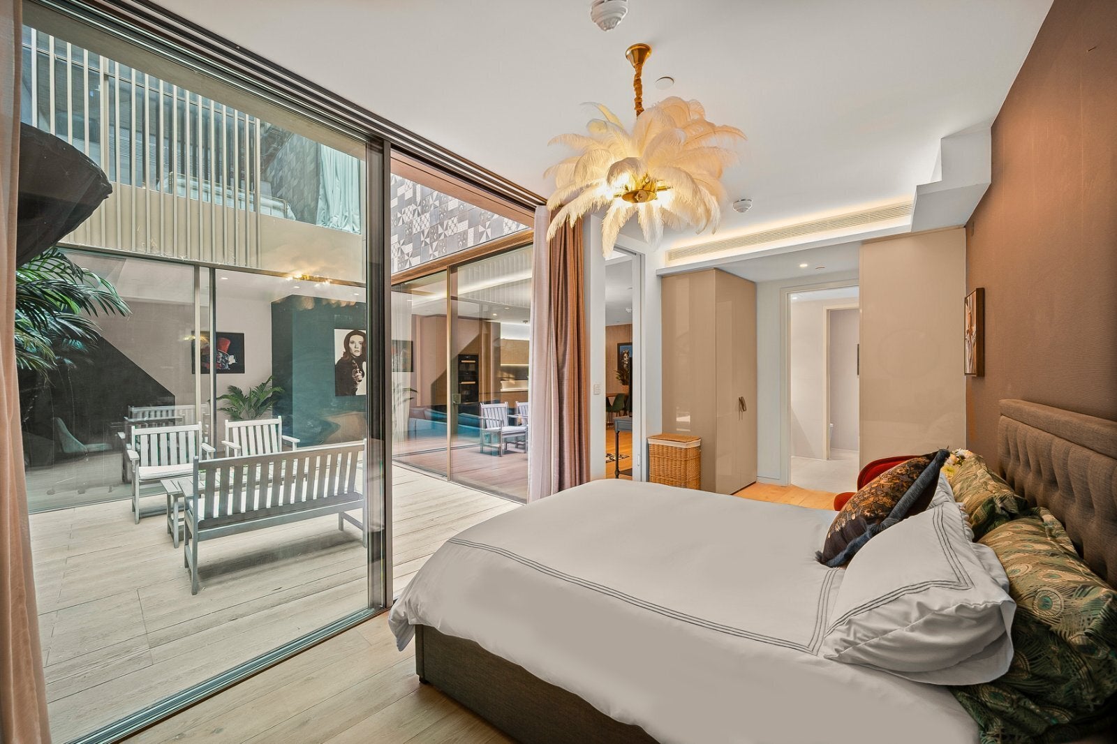 Flat Wardour Street in City of Westminster