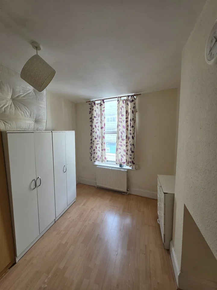 Flat Willesden Lane in Greater London