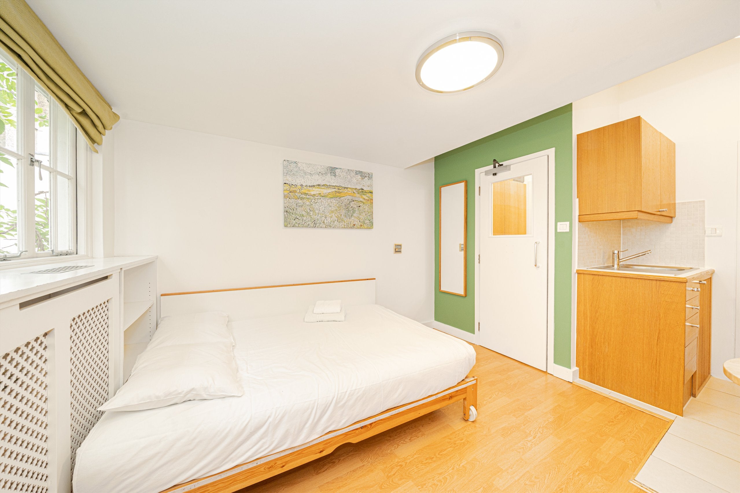 Flat Gloucester Street in City of Westminster