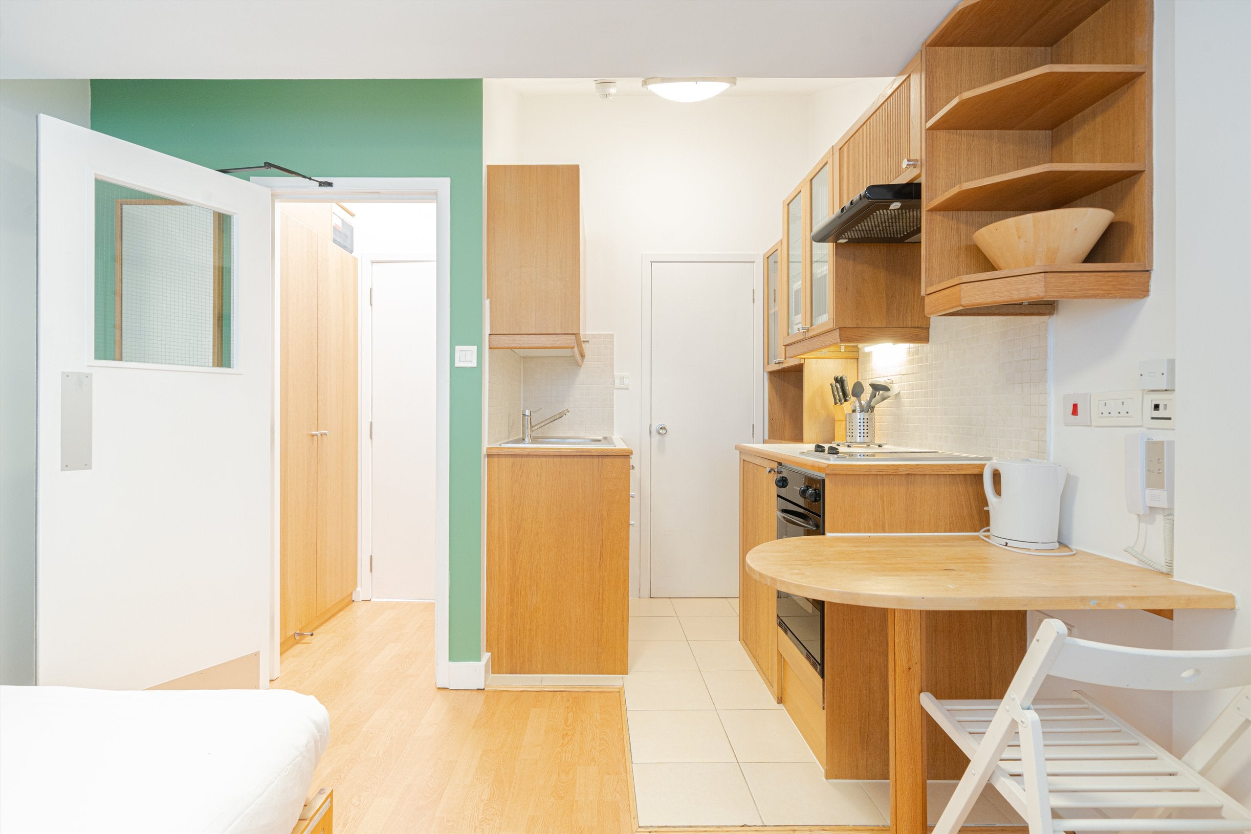 Flat Gloucester Street in City of Westminster