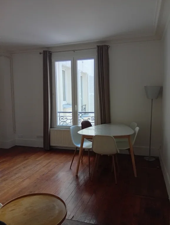 Appartement Rue des Frères Morane à Paris