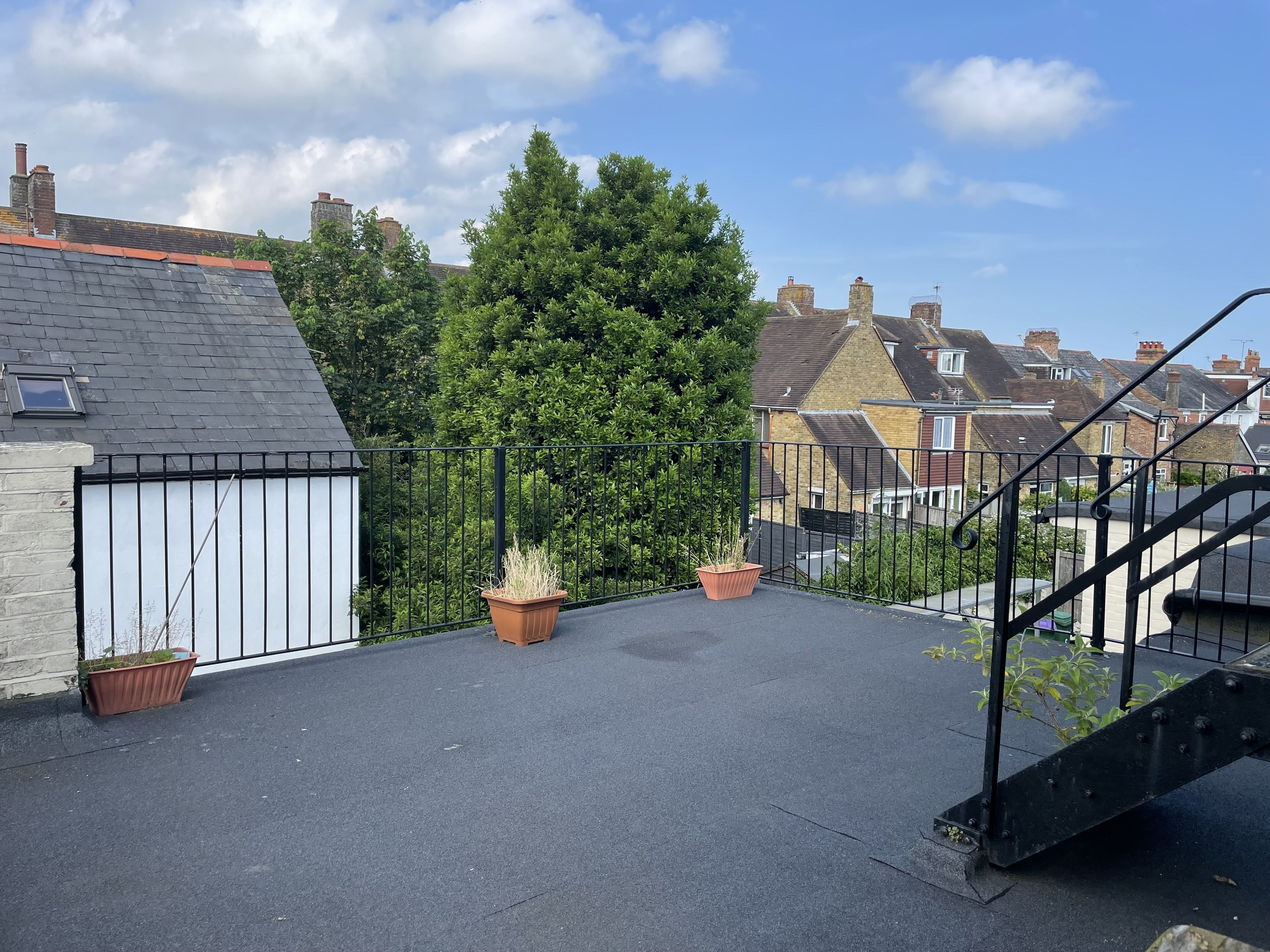Flat Cheriton Road in Folkestone and Hythe District