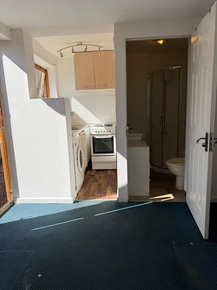 Flat Milton Road in Luton