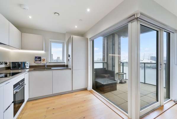 Flat Ovex Close in Greater London