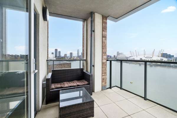 Flat Ovex Close in Greater London